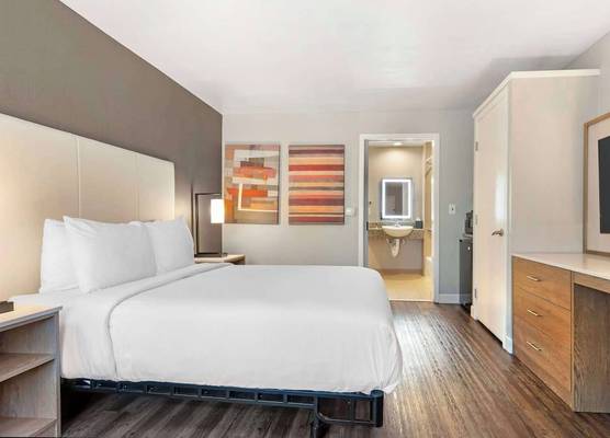 Best Western Plus Rancho Cordova Inn 1