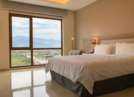 Holiday Inn & Suites PUERTO VALLARTA MARINA & GOLF by IHG 1