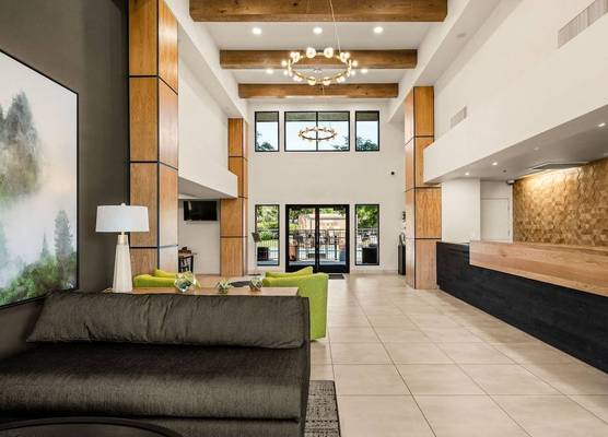 Oxford Suites Redding 1