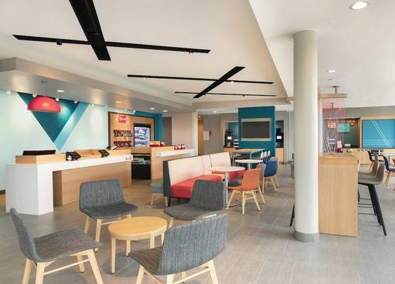 avid hotel ELKHART NORTH by IHG 1