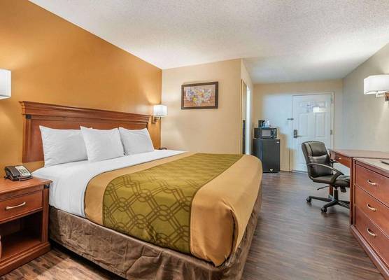 Econo Lodge Louisville Downtown 1