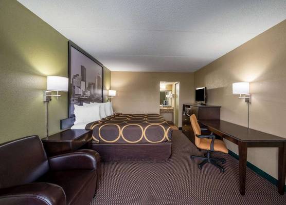 Super 8 by Wyndham Perrysburg-Toledo 1