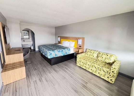 Days Inn by Wyndham Gonzales 1