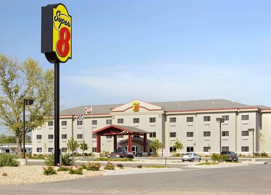 Super 8 by Wyndham Topeka at Forbes Landing 1