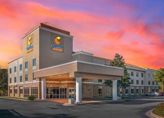 Comfort Suites Brunswick 1