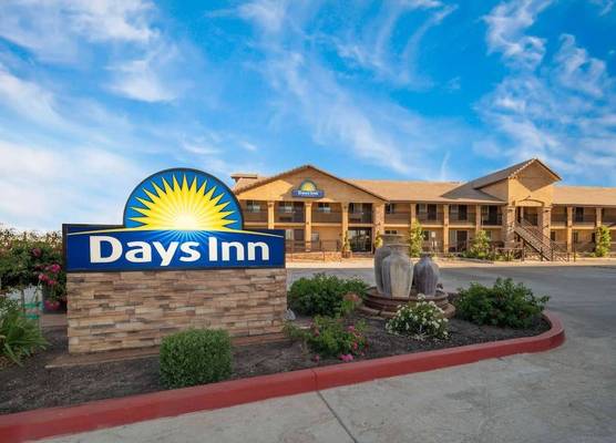 Days Inn by Wyndham Galt - Elk Grove South 1