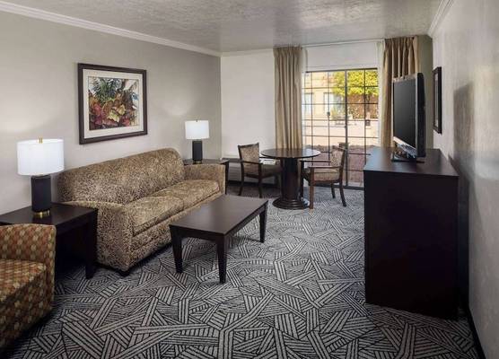 Wyndham Tucson Airport Hotel & Conference Center 1