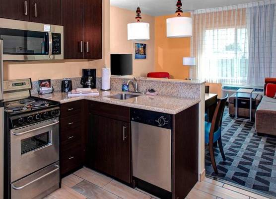 TownePlace Suites by Marriott Bakersfield West 1