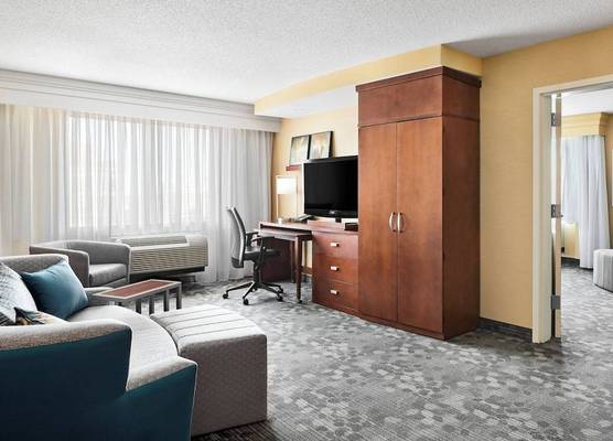 Courtyard by Marriott Newark Downtown 1
