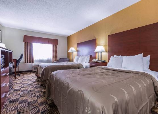 Quality Inn Sycamore - DeKalb 1