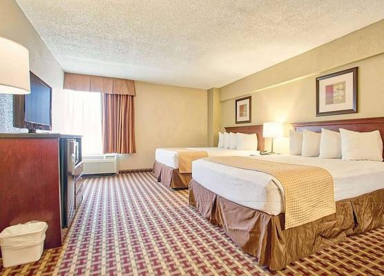 Days Inn & Suites by Wyndham Johnson City 1