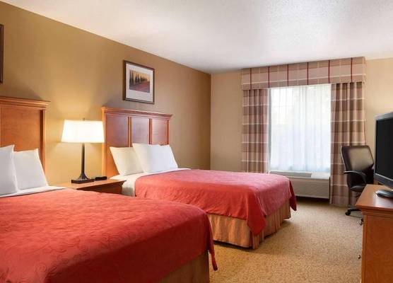 Country Inn & Suites by Radisson, Sycamore, IL 1