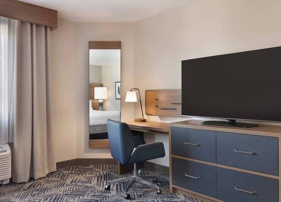 Candlewood Suites Frederick by IHG 1