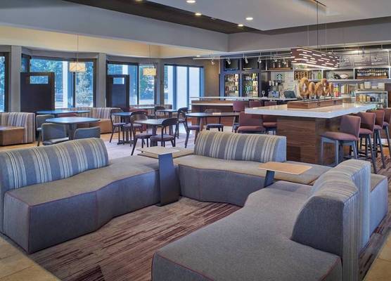 Courtyard by Marriott Detroit Warren 1