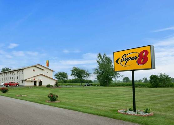 Super 8 by Wyndham Saginaw 1