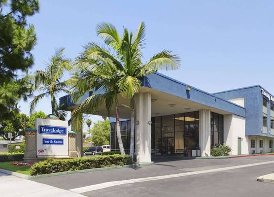 Travelodge Inn & Suites by Wyndham Anaheim on Disneyland Dr 1