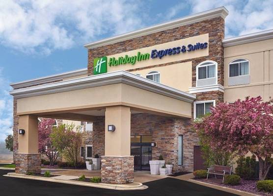 Holiday Inn Express & Suites CHICAGO-LIBERTYVILLE by IHG 1