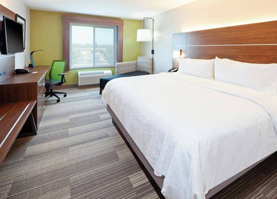 Holiday Inn Express & Suites CLOVIS-FRESNO AREA by IHG 1