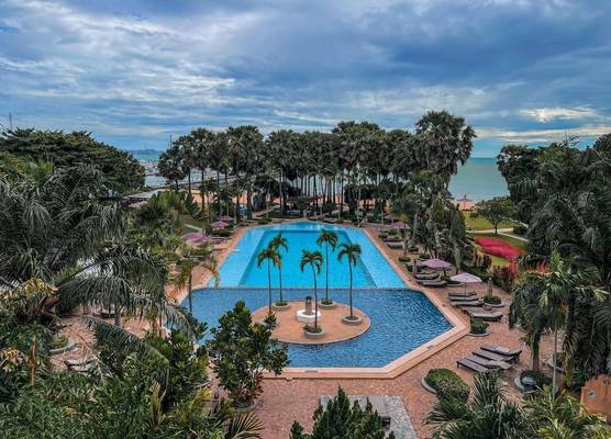 Botany Beach Resort Pattaya 1