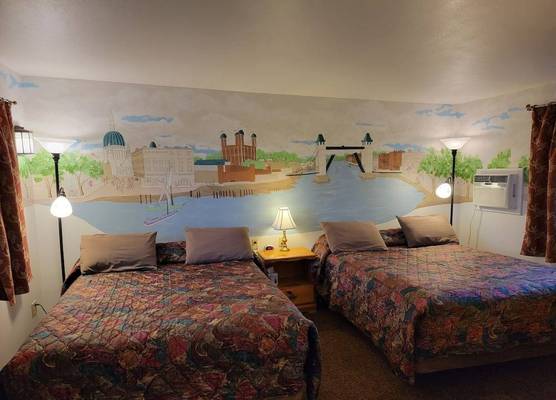 La Collage Inn 1