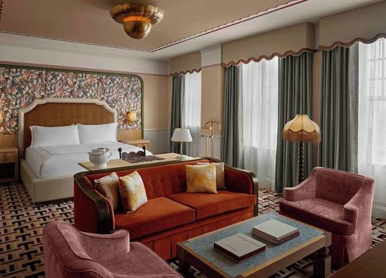 The Stoneleigh, Autograph Collection 1