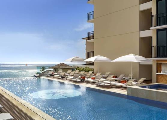 Halepuna Waikiki by Halekulani - NO RESORT FEE 1