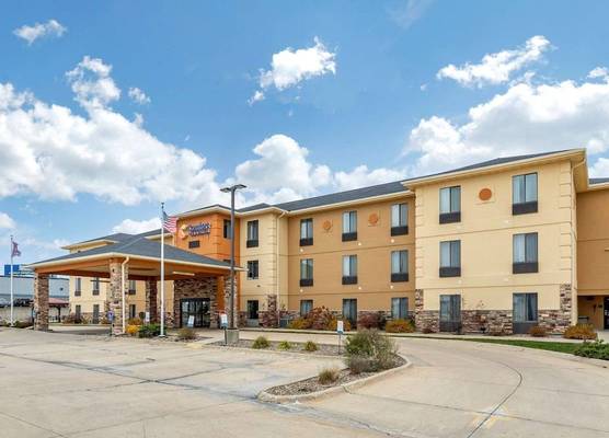 Comfort Inn & Suites Cedar Rapids North - Collins Road 1