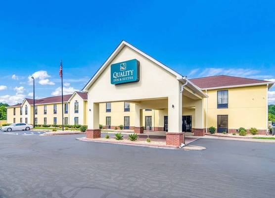 Quality Inn & Suites Canton, GA 1