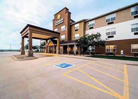 Comfort Inn & Suites Independence 1