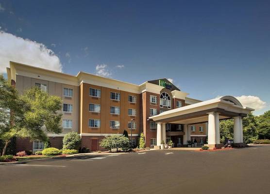 Holiday Inn Express & Suites MIDDLEBORO RAYNHAM by IHG 1