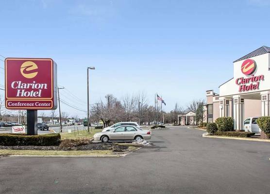 Clarion Hotel & Conference Center Ronkonkoma MacArthur Airport 1