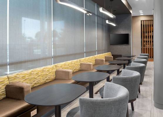 SpringHill Suites by Marriott Roanoke North 1