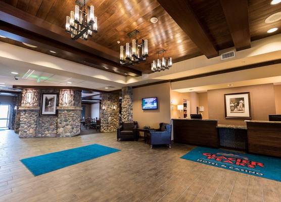 Glacier Peaks Hotel 1