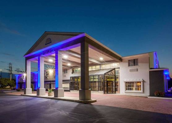 Days Inn by Wyndham Sandusky Cedar Point 1
