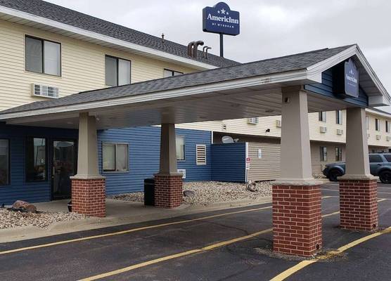 AmericInn by Wyndham Mauston 1