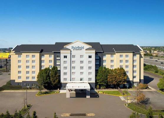 Fairfield Inn & Suites by Marriott Newark Liberty International Airport 1