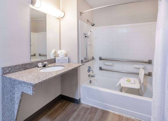 Days Inn by Wyndham Los Lunas 1
