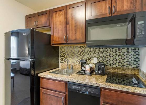 MainStay Suites Near Denver Downtown 1