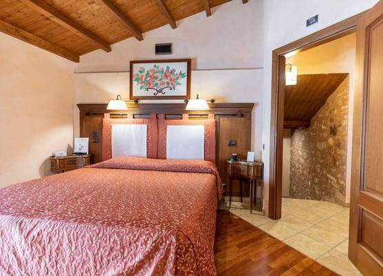 Relais Abbazia Santa Anastasia Resort & Winery 1