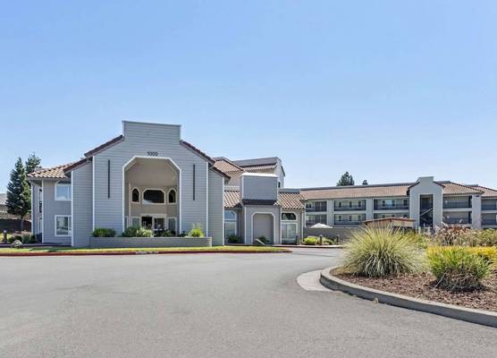 Country Inn & Suites by Radisson, Vallejo Napa Valley, CA 1