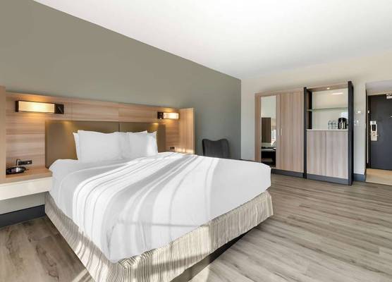 Best Western Plus Atlanta Airport East 1