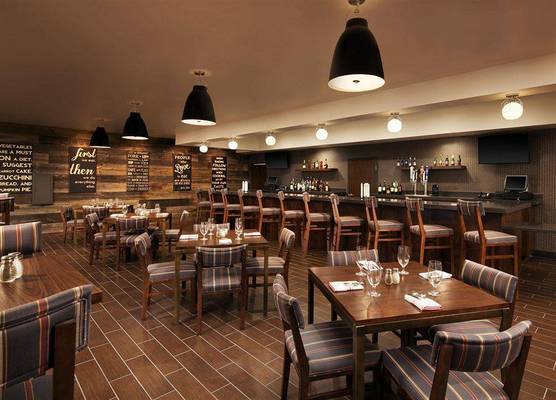 FOUR POINTS BY SHERATON PHOENIX SOUTH MOUNTAIN 1