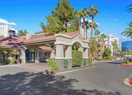 Desert Rose Resort 1
