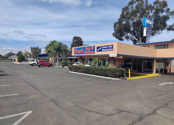 Best Inn & Suites 1