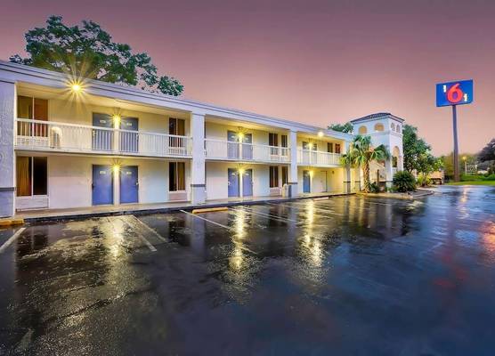 Motel 6-Gainesville, FL 1