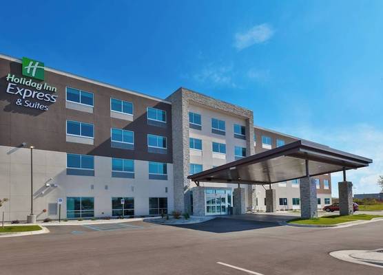 Holiday Inn Express & Suites CEDAR SPRINGS - GRAND RAPIDS N by IHG 1