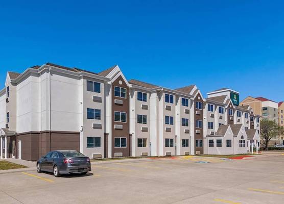 Quality Inn & Suites Fort Worth North - Haltom City 1