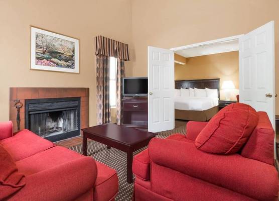 Hawthorn Extended Stay by Wyndham Columbus 1