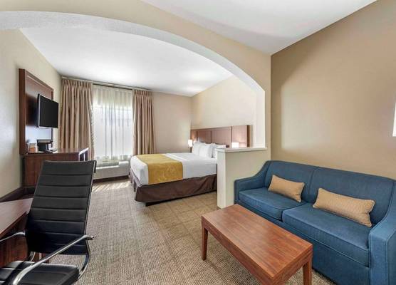 Comfort Suites Tulare Sequoia Gateway 1