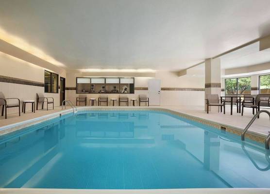 Courtyard by Marriott Springfield 1
